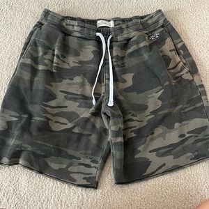 Guys Hollister sweatpants camp shorts